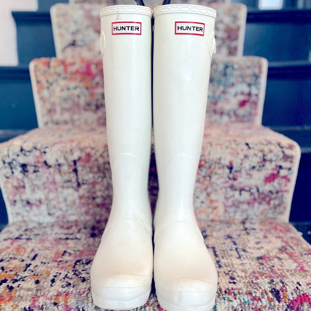 White matte Hunter Boots.  Size 9f. Tall